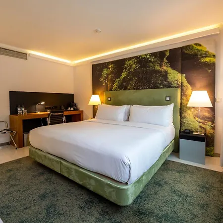 Hotell Doubletree By Hilton Fontana Park 4*