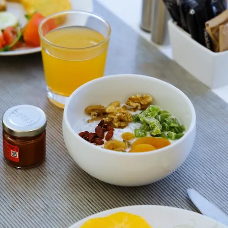 Doubletree By Hilton Fontana Park 4*