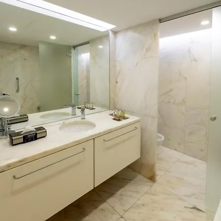 Doubletree By Hilton Fontana Park 4*