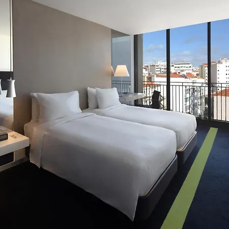 Hotel Doubletree By Hilton Fontana Park 4*