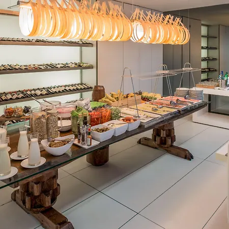 Hotel Doubletree By Hilton Fontana Park 4*