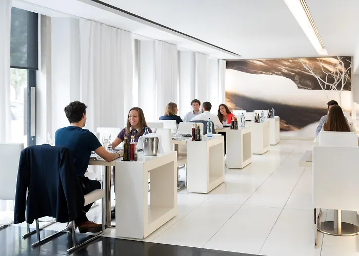 מלון Doubletree By Hilton Fontana Park 4*