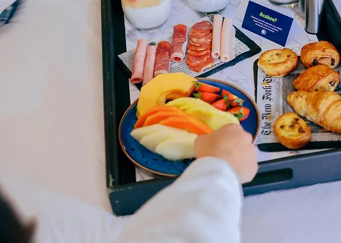 מלון Doubletree By Hilton Fontana Park 4*