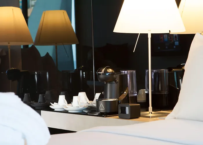 מלון Doubletree By Hilton Fontana Park 4*