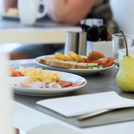 Doubletree By Hilton Fontana Park 4*