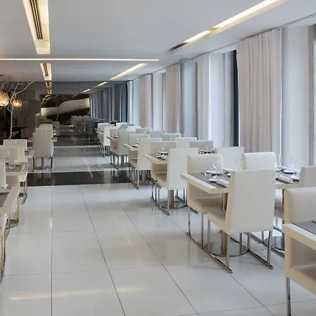 Doubletree By Hilton Fontana Park 4*